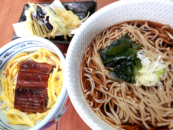 温かいそばとミニうな丼