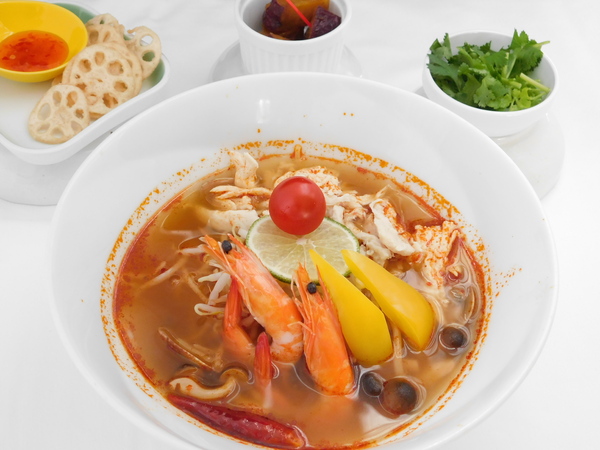 トムヤムクンラーメン