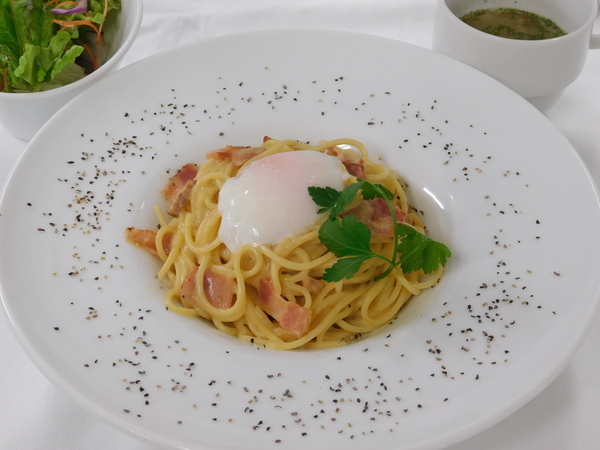 カルボナーラパスタ