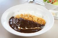 那須高原豚のカツカレー (サラダ付)