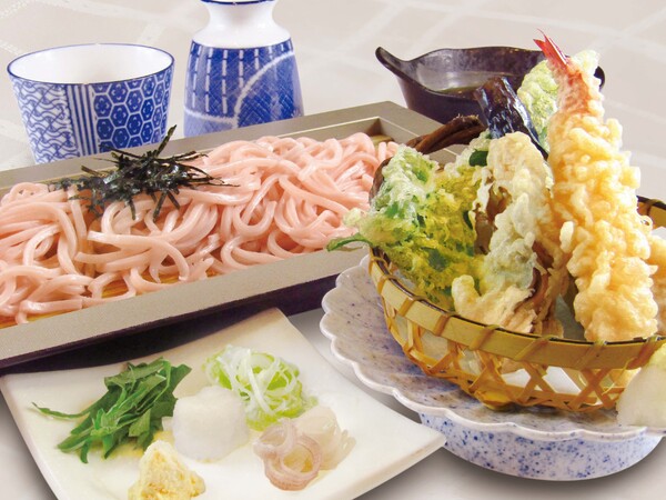 ”桜香る”桜せいろうどんと天婦羅