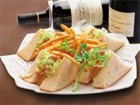 金小判メンチのカツサンド&チップス