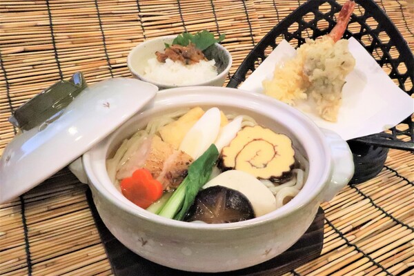 ~自家製伊達巻入~鍋焼きうどん